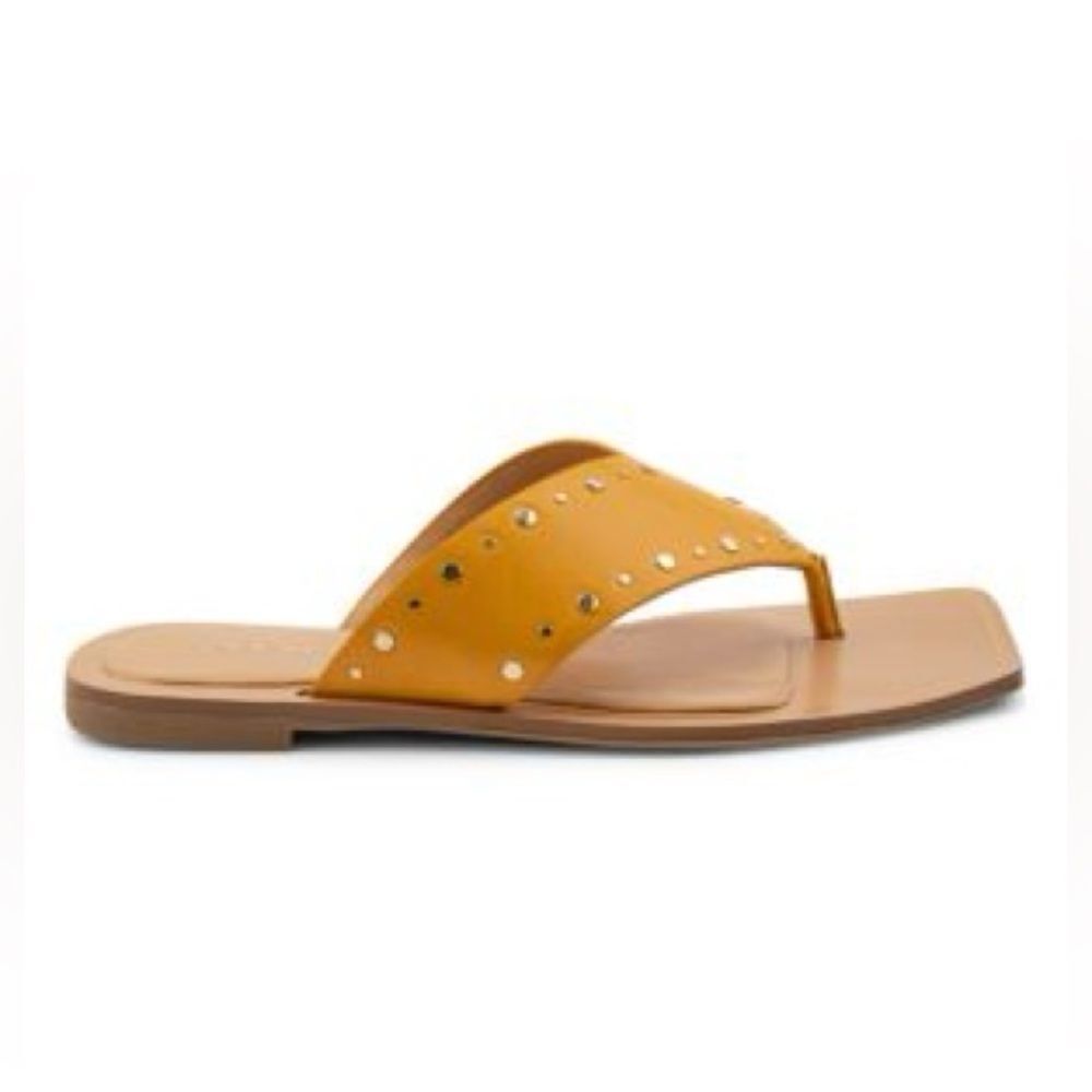 BCBGENERATION
Ixina Leather Thong Sandals